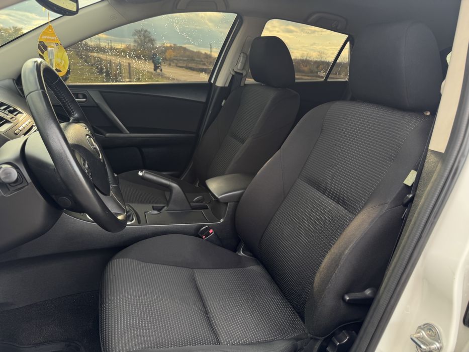 Продам MAZDA 3,  1.6 dizel