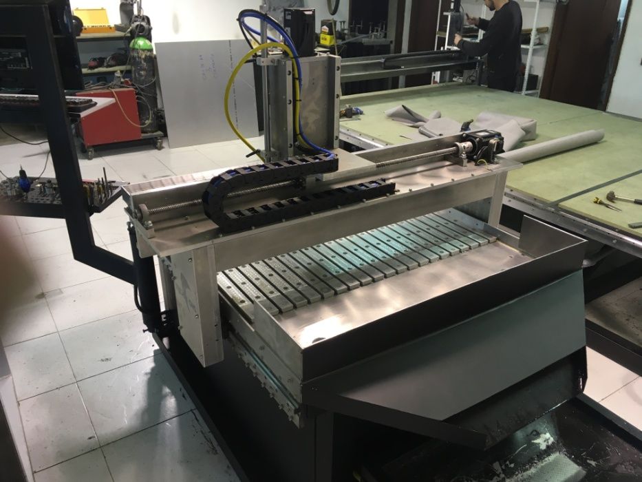 CNC fresadora 1000x1000 Metais Nova (ferrosos inc)