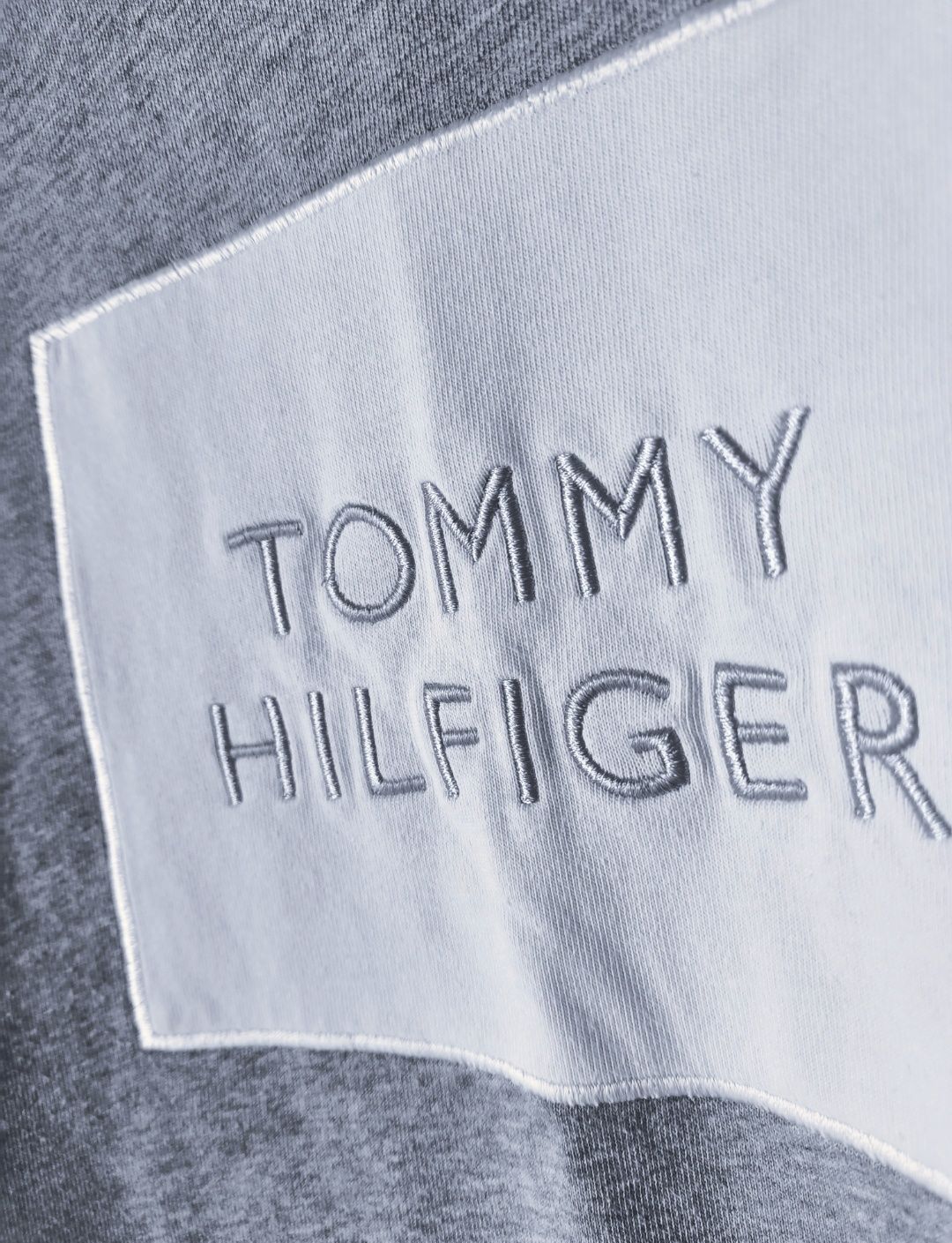 Bluza bez kaptura szara Tommy Hilfiger krótka oversize