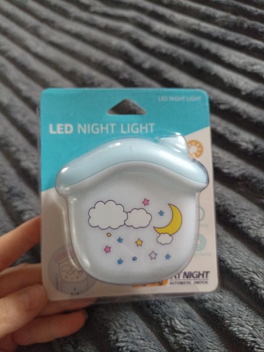 Світильник в розетку