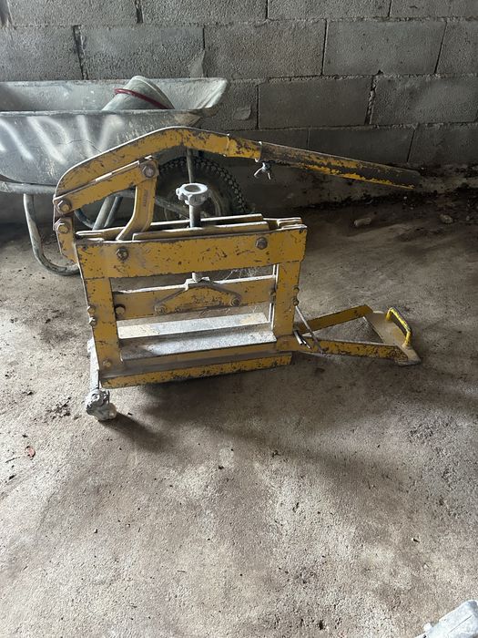 Ferramenta e maquina de corte de pavê