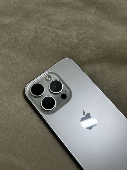 IPhone 15 Pro White Titanium