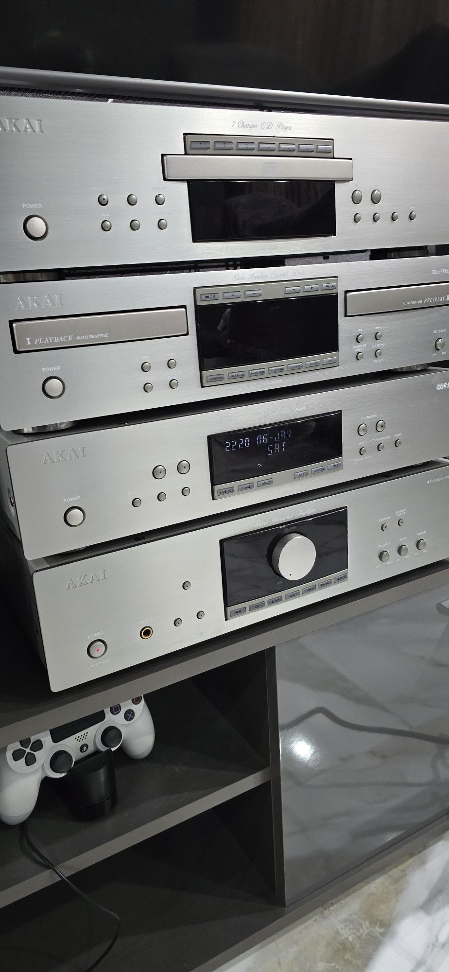 Музыкальный центр AKAI CD 3000 стойка 4 компонента