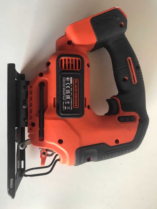 Акумуляторний лобзик BLACK+DECKER BDCJS18 з Англії
