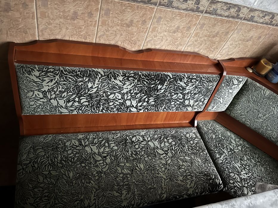 Кутовий кухонний диван