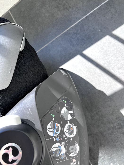 Автокрісло Cybex Platinum