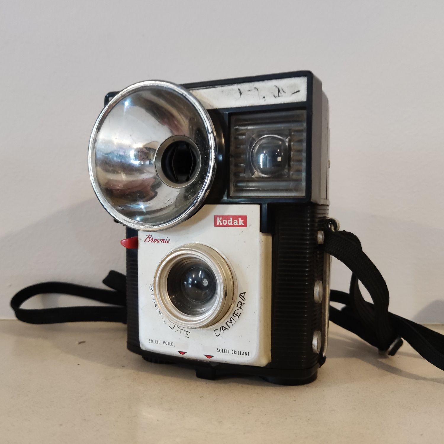 Máquina fotográfica Kodak Brownie Starluxe Camera (1962-67) - black