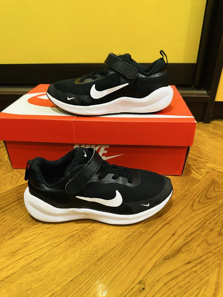 Кроссовки Nike Revolution размер 31.5