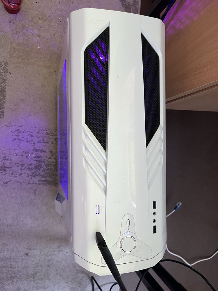 Sprzedam komputer stacjonarny w dobrym stanie, 16GB ram, Samsung SSD