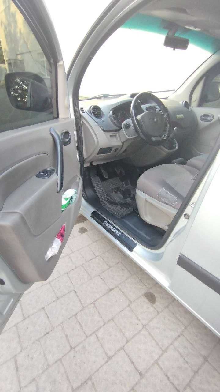 Renault Kangoo 2010 рік 1.5 dci