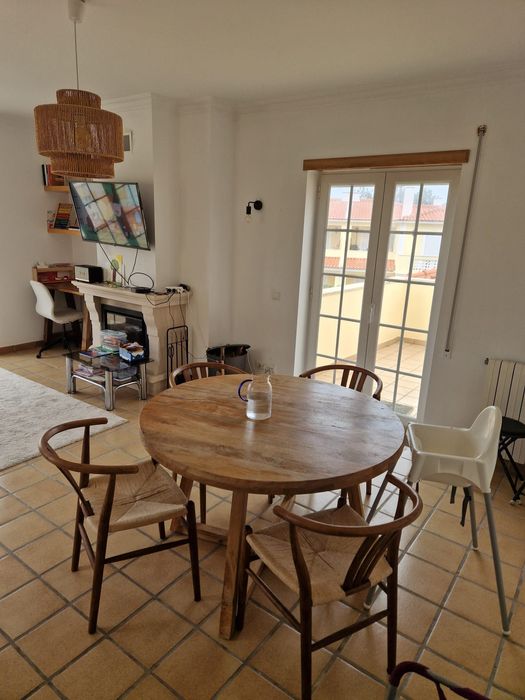 Arrenda-se apartamento Praia del Rey. Despesas incluidas. Apartament f