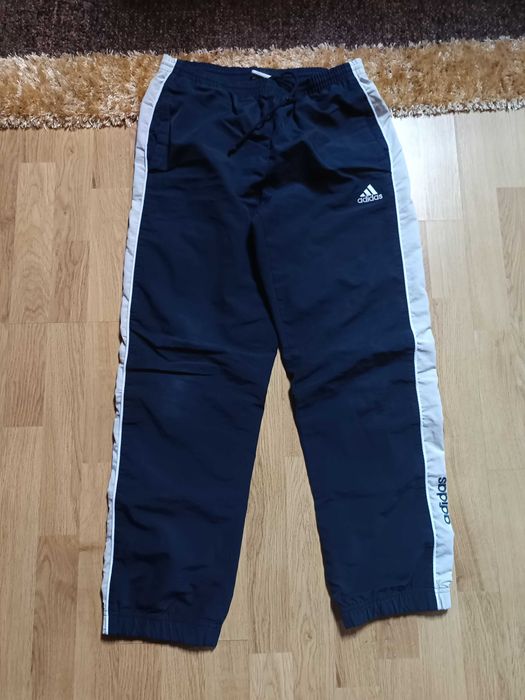 Casacos, calças, t-shirt Adidas