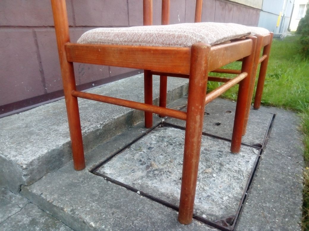 solidne dwa drewniane krzesła lata 80-te (Czechosłowackie)