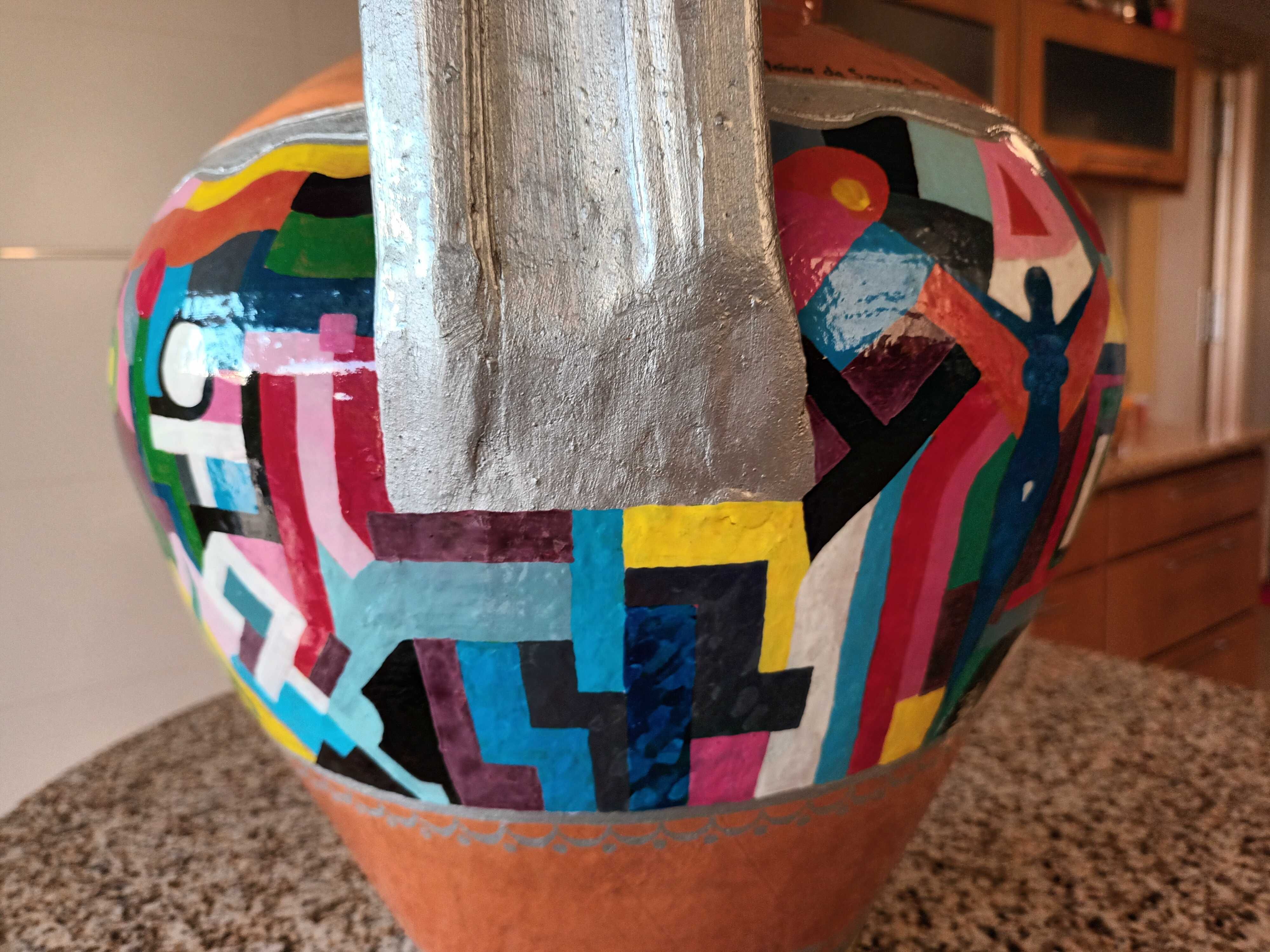 Cântaro abstrato: (Guache sobre cerâmica com verniz industrial)