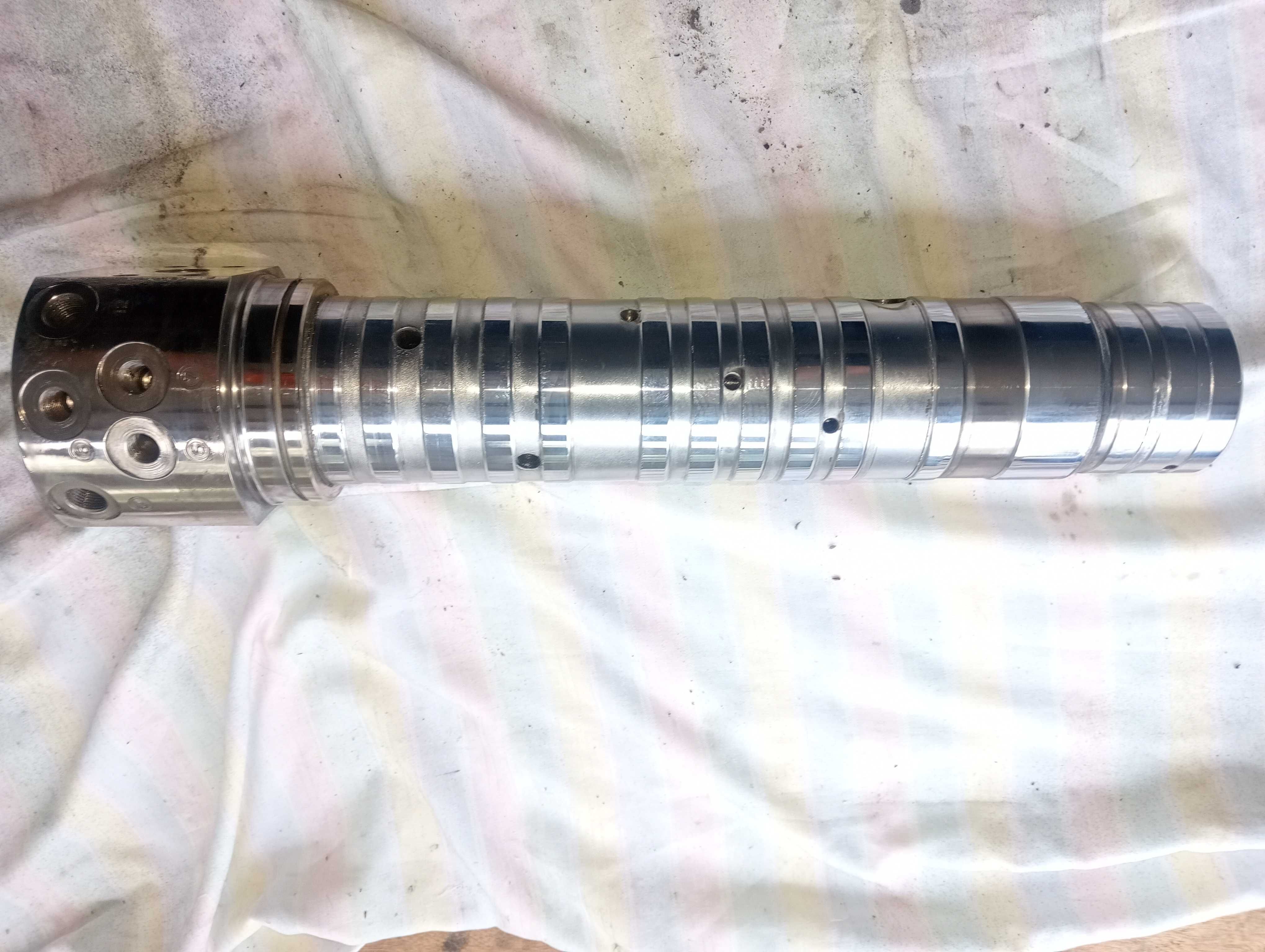 Mecalac 12 pręt obrotnica hydrauliczna