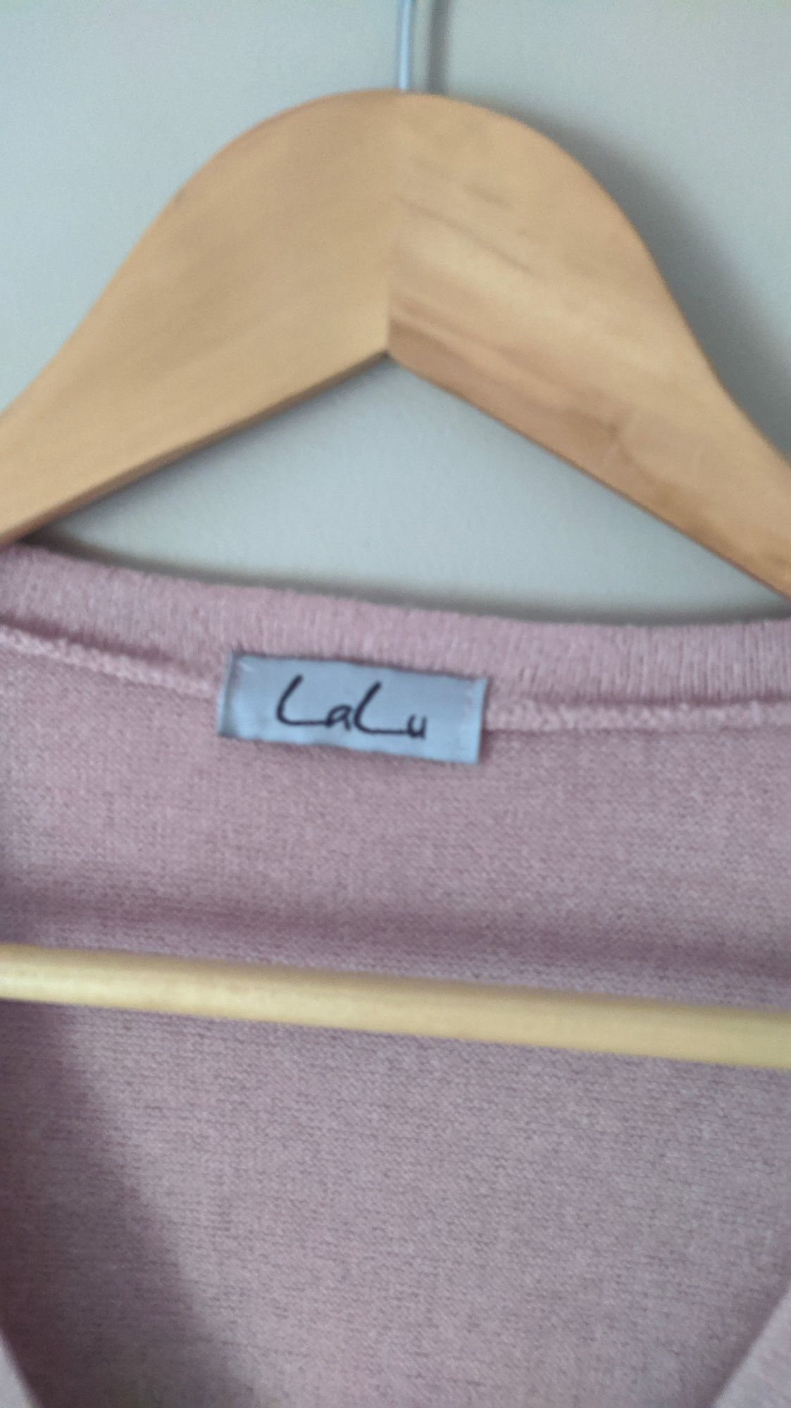 Efektowna sukienka Lalu oversize sweterkowa falbana hit elastyczna