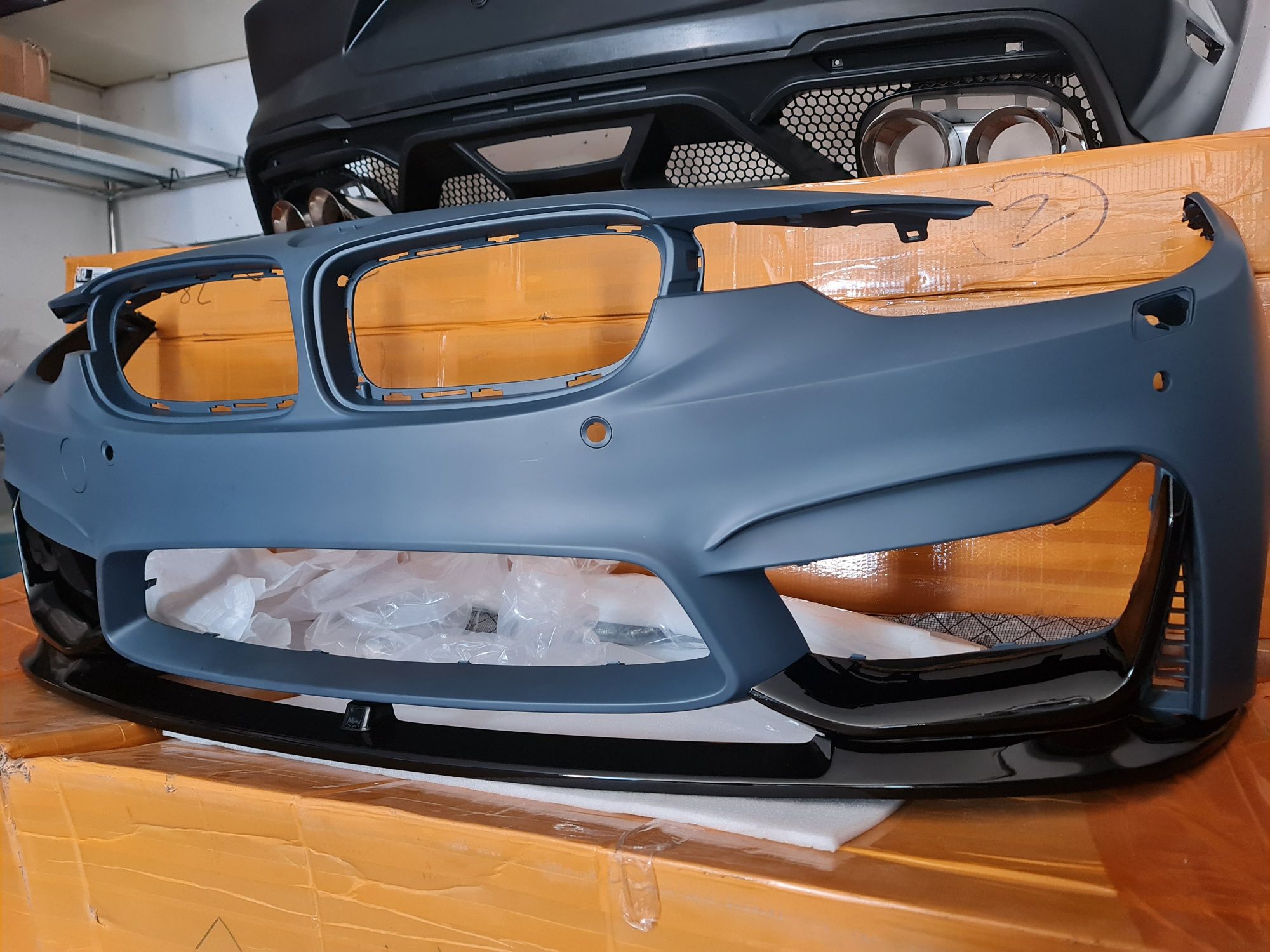 Губа для BMW F30 бампер в стиле М3 лук накладка юбка сплиттер