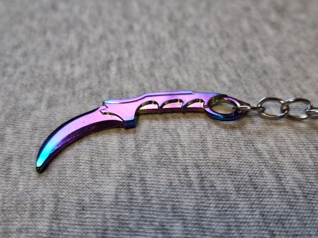 Nóż Brelok Holograficzny Gradient Karambit