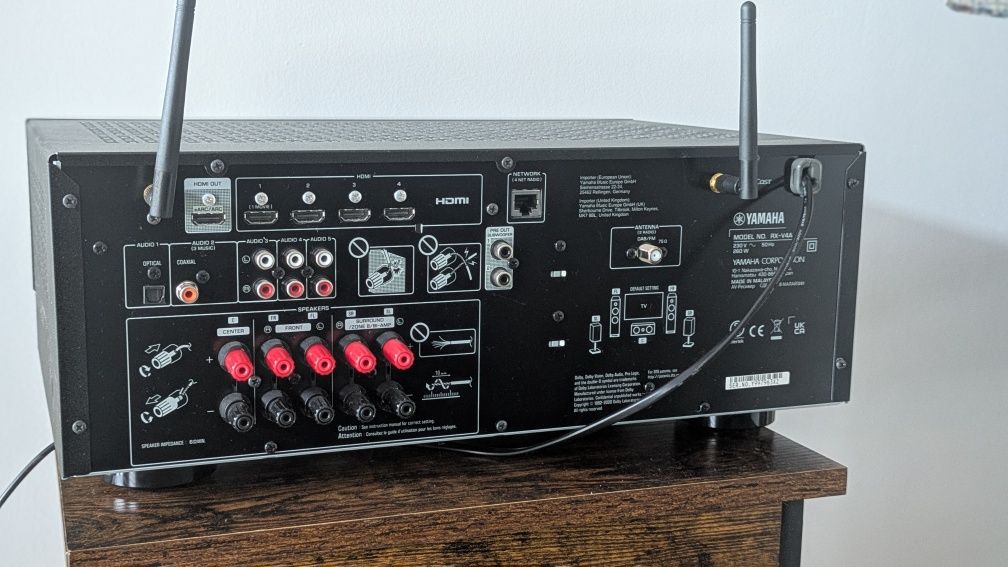 Amplituner YAMAHA MusicCast RX-V4A Czarny 5.2-kanałowy,