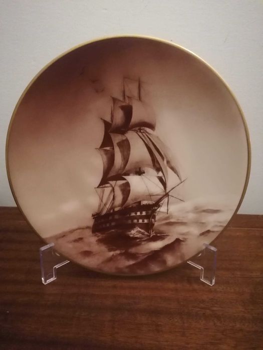 Prato Decorativo “Navio em Alto Mar “