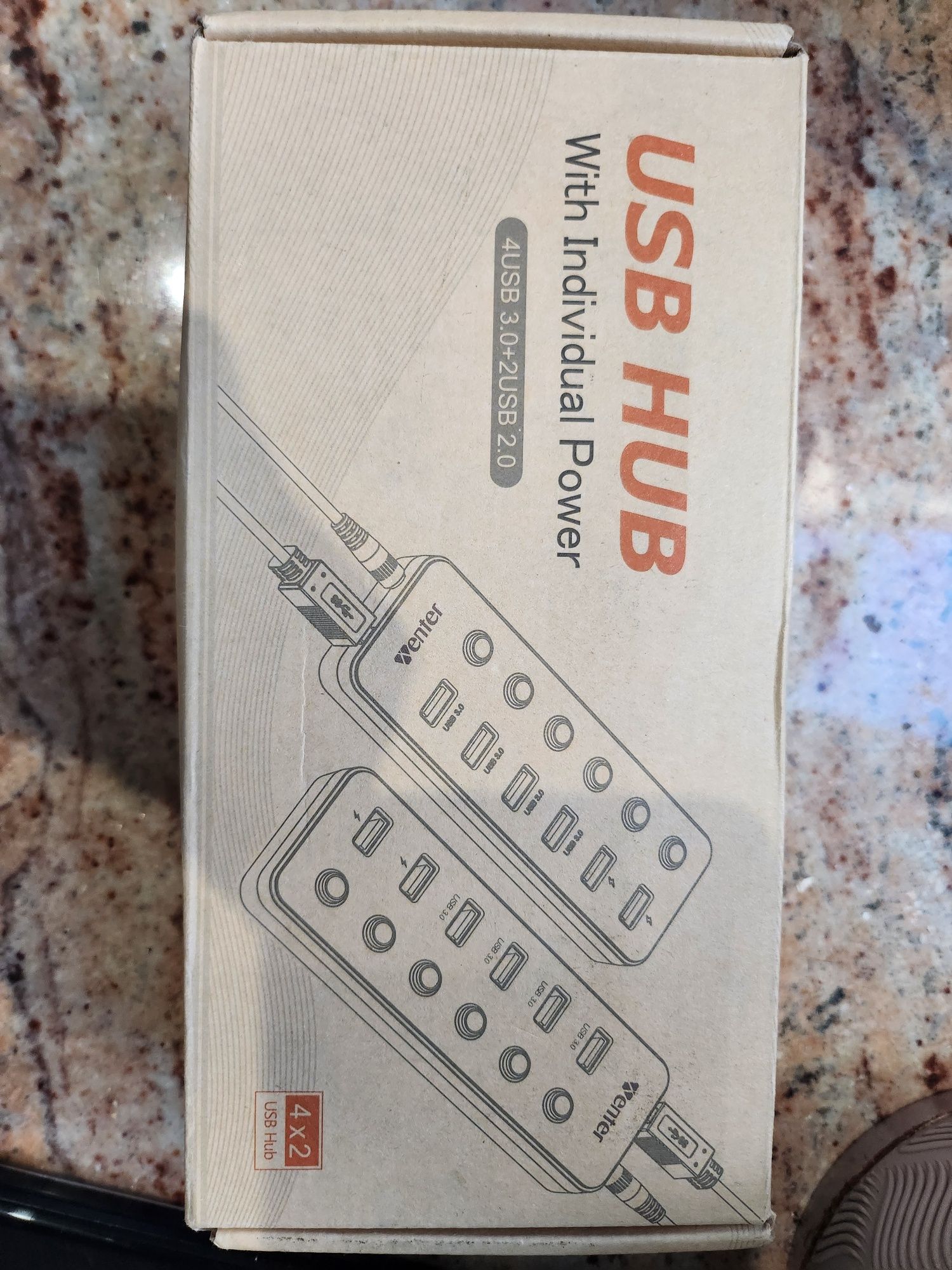 Wenter z 6 portami USB Hub: 4 porty USB 3.0 + 2 porty szybkiego ładowa