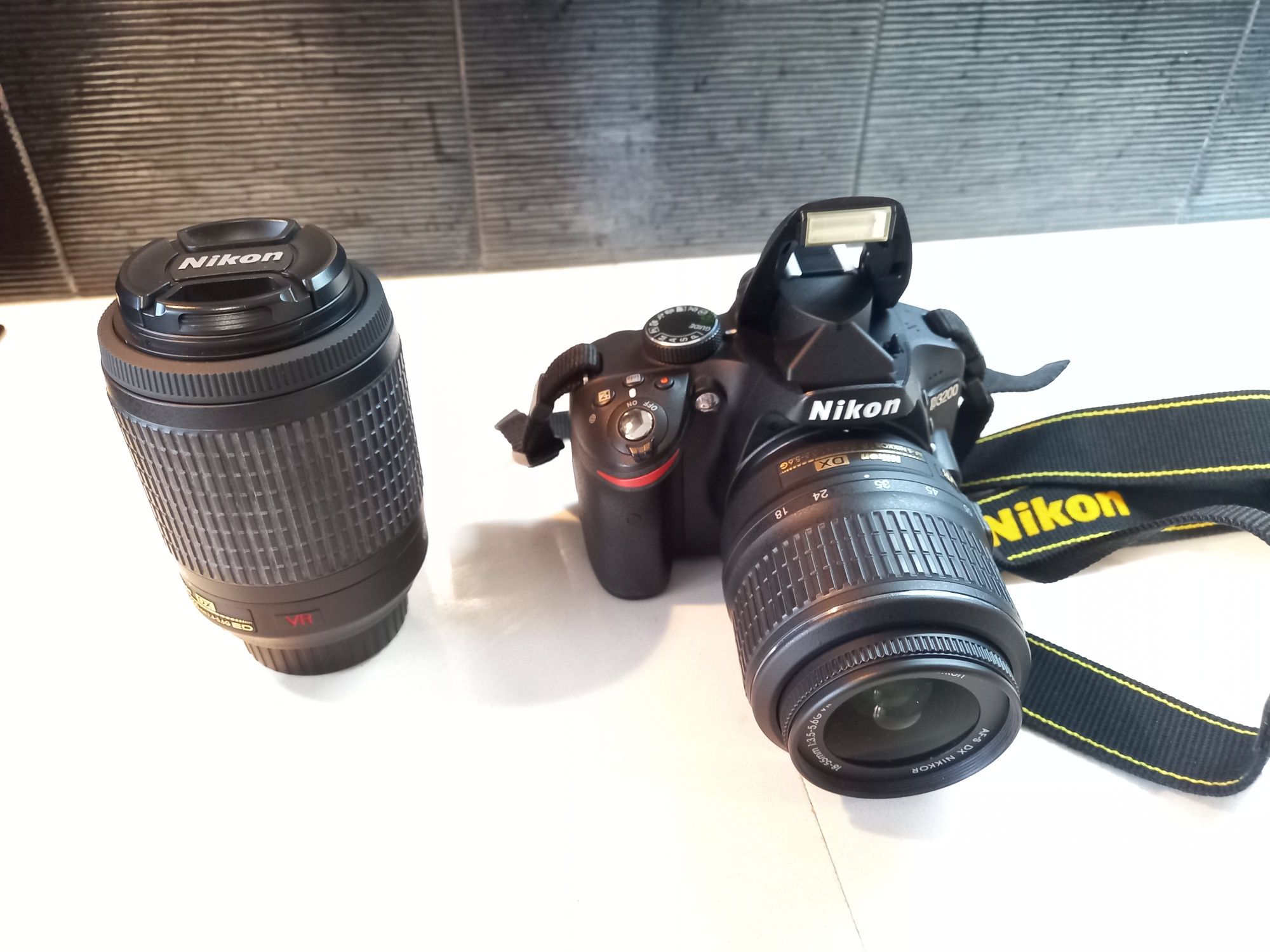 Máquina Fotográfica NIKON D3200 + AF-S DX 18-55mm + AF-S DX 55-200
