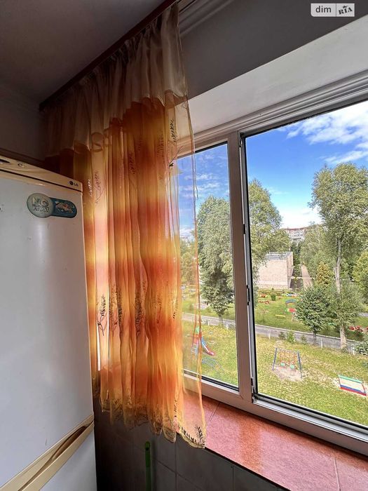 Продаж 3 кімнатної з ао, мікрорайон Сонячний