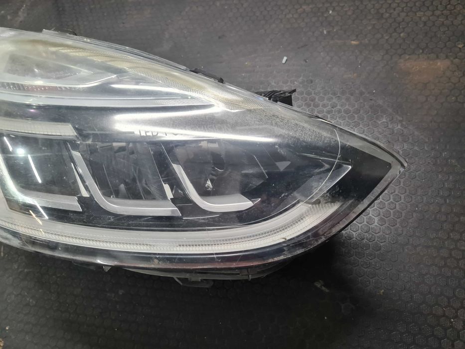 Renault Clio IV 1.6 RS lampa prawa przód LED Pure Vision