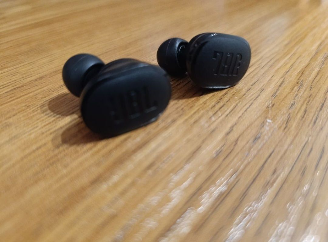 Sprzedam słuchawki JBL TUNE NC130 TWS