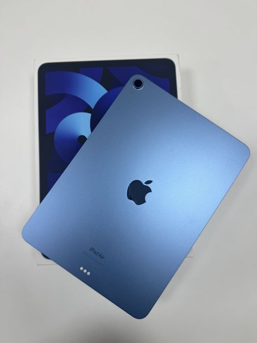 Планшет Apple iPad Air 5 10.9 M1 64GB
