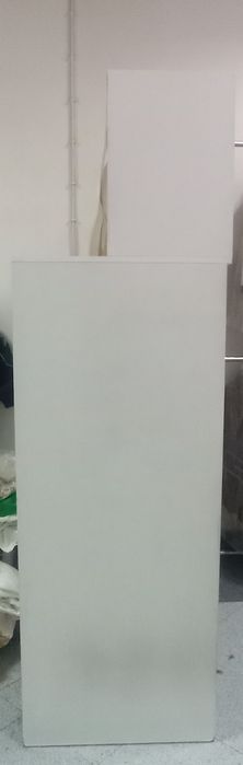 Móvel branco lacado