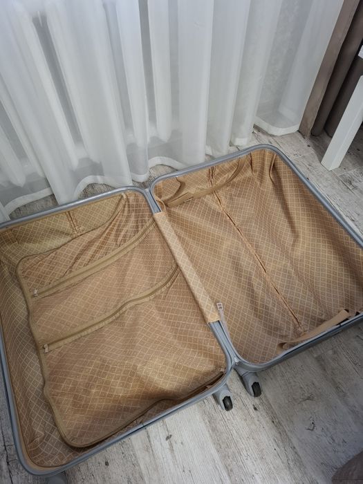 Велика валіза фирма SUKESI