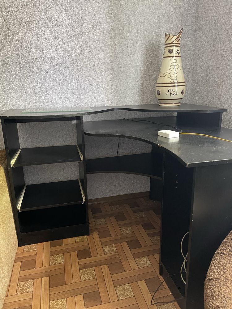 Компютерний великий кутовий стіл