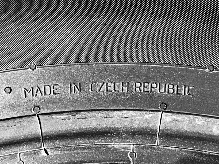 Шини Б/в 295.40.19 пара Continental