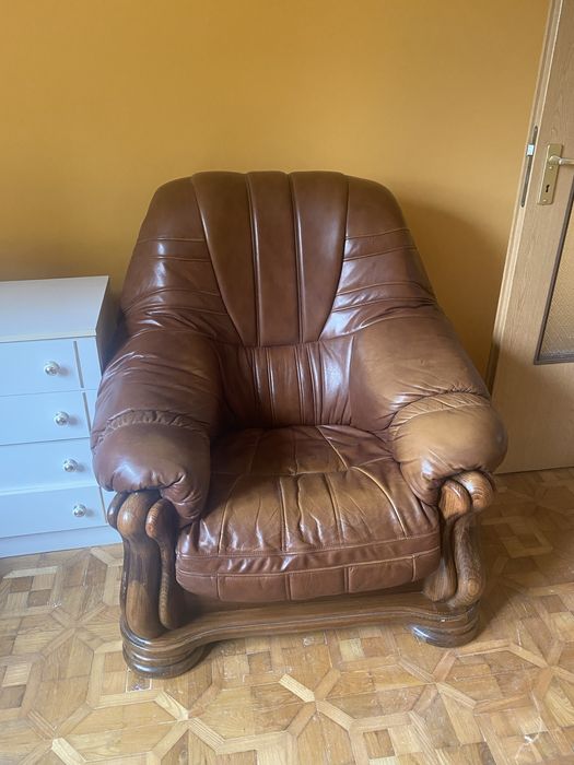 Zestaw skórzanych mebli