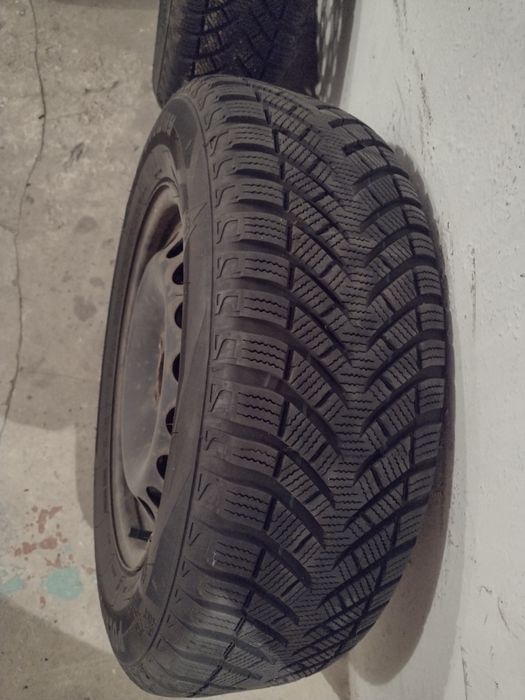 Koła z felgami stalowymi 5x112 np do Skody Octavi z oponami 195/65/R15