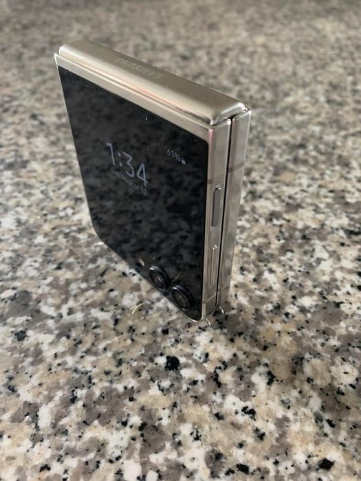 Samsung Galaxy Flip 5