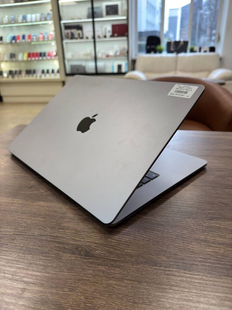 MacBook Air 15” 2023 M2 16gb/512ssd