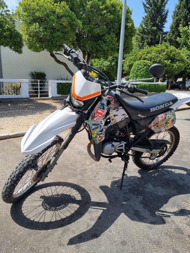 Honda crm 50 bom estado