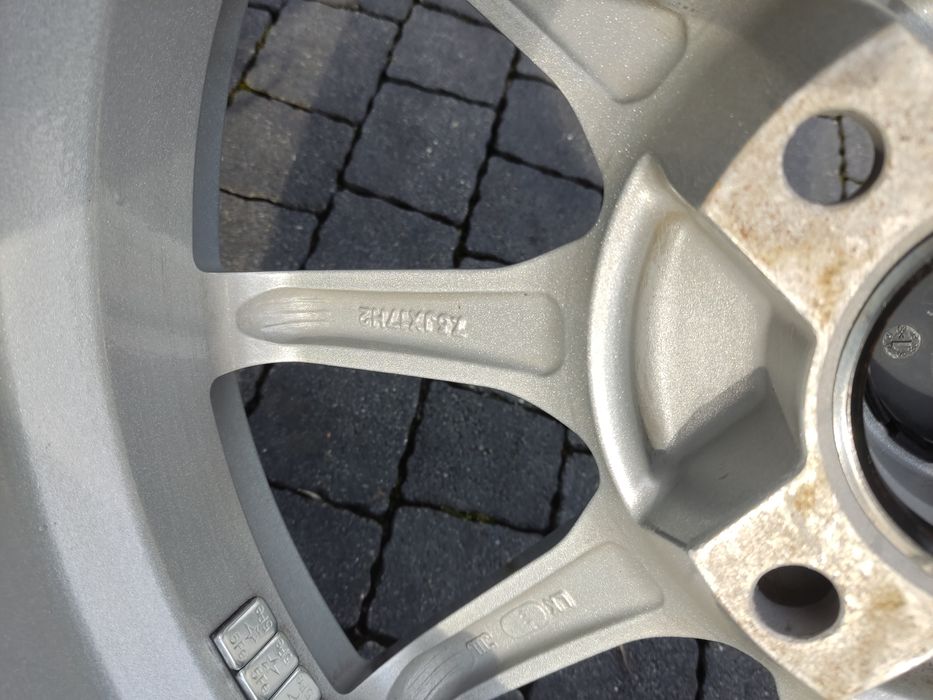 Alufelgi 4x114.3 17cali  z oponami letnimi