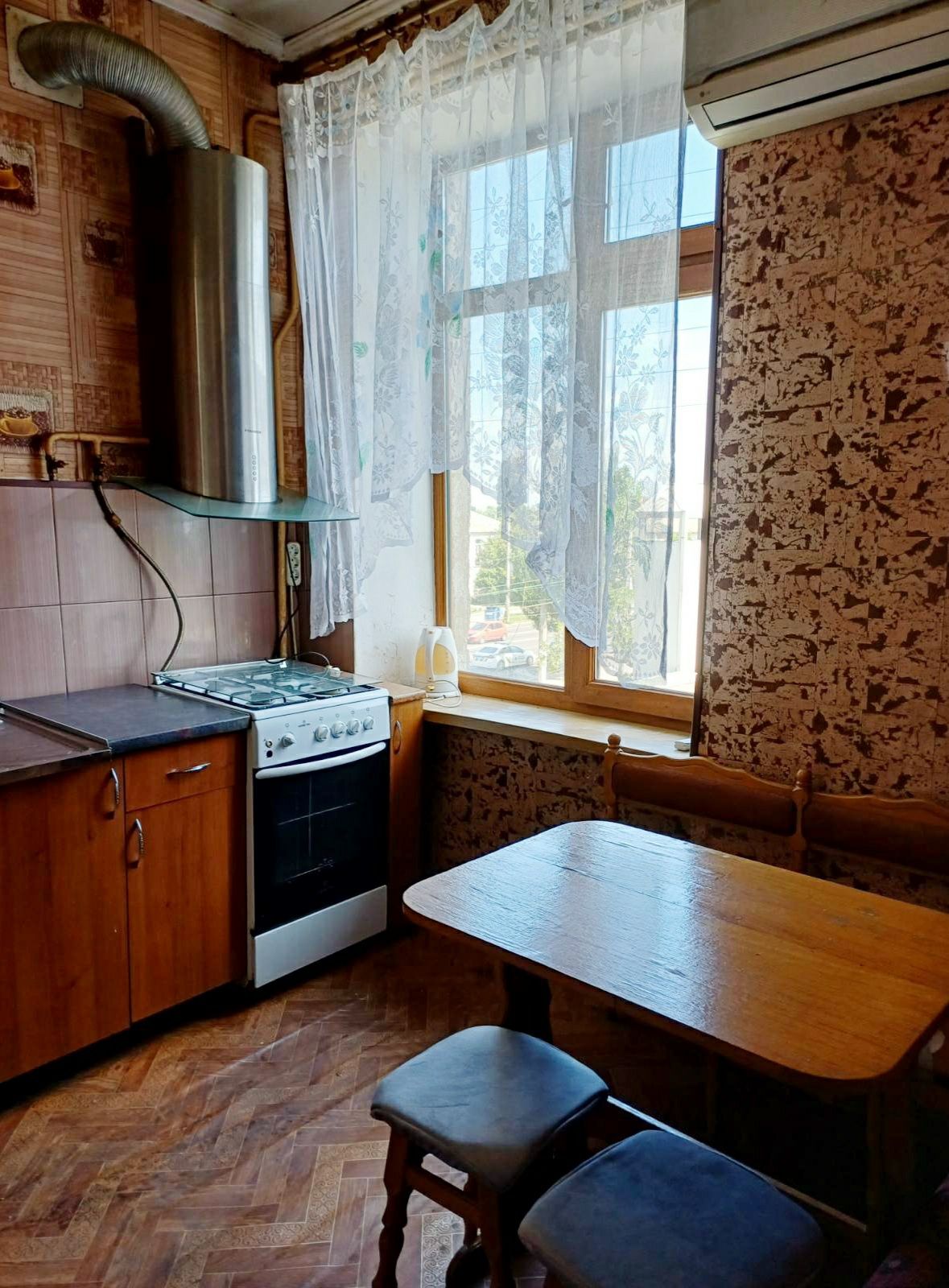 Сдам 2 квартиру Николаевская дорога с ремонтом и мебелью!