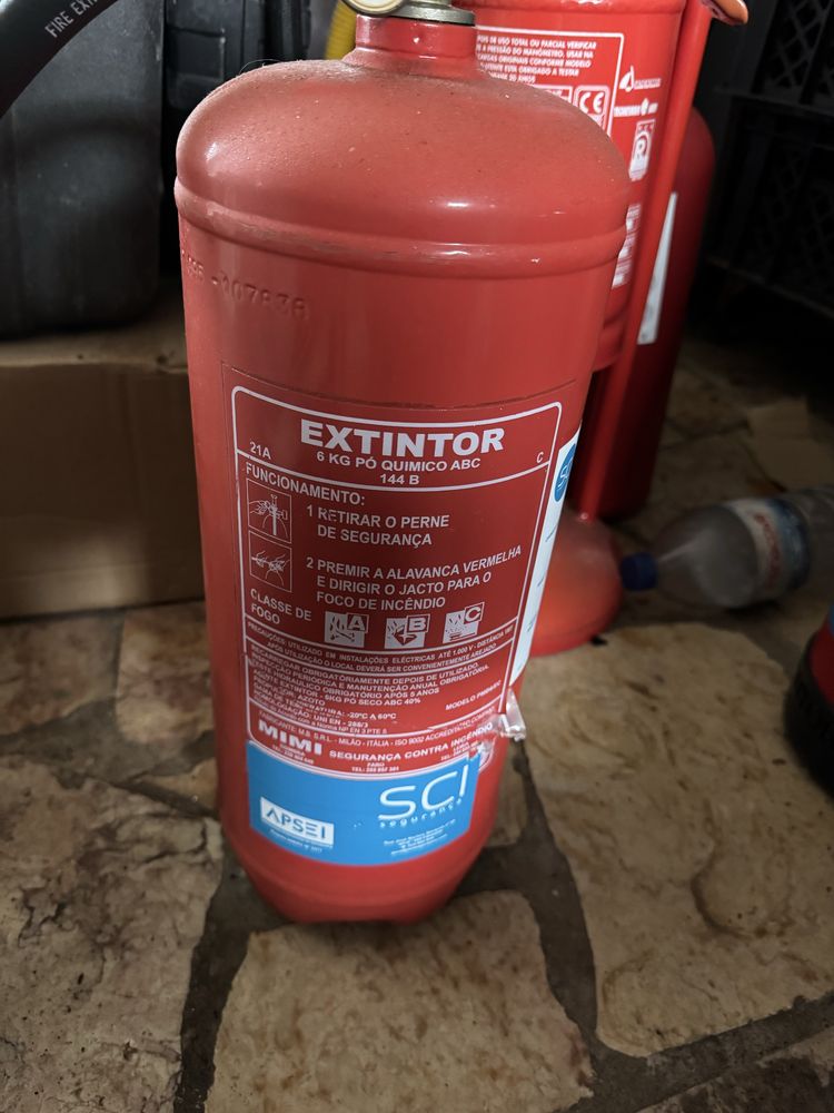 Extintores de pó quimico ABC 6kg
