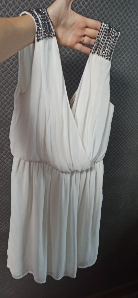 Платье белое Zara летнее размер xs