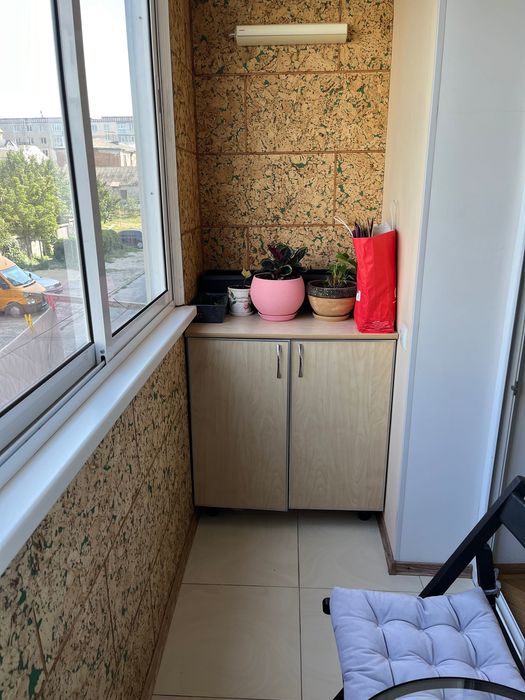 Продається 3-кімнатна квартира з індивідуальним опаленням біля АТБ