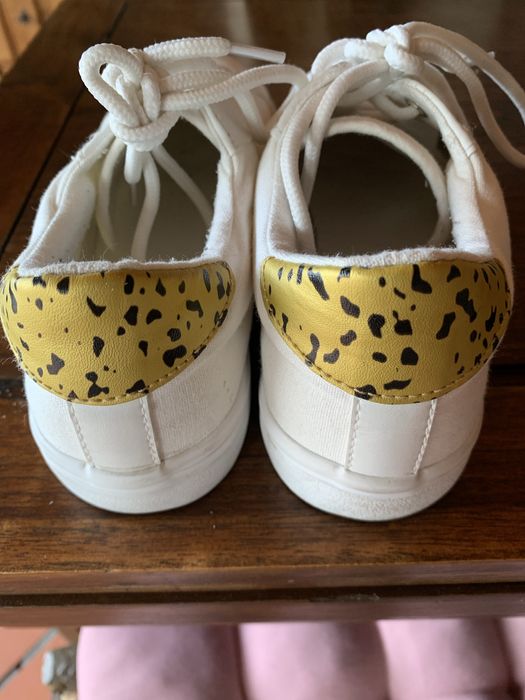 Tenis de senhora . Marca Cavalli