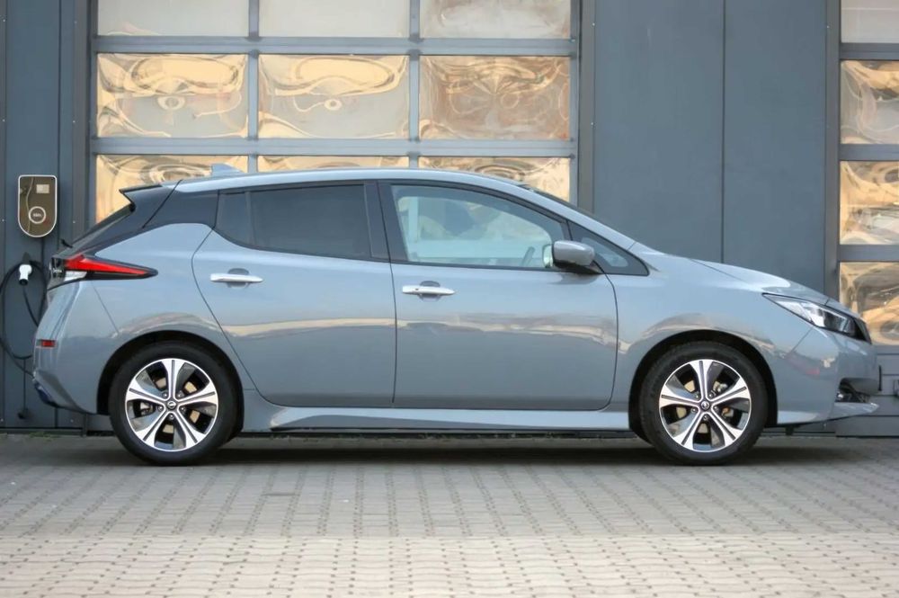 Nissan Leaf      2021