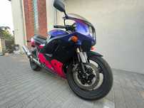 Kawasaki ZXR Kultowy motocykl Kawasaki ZXR750 w unikatowym malowaniu