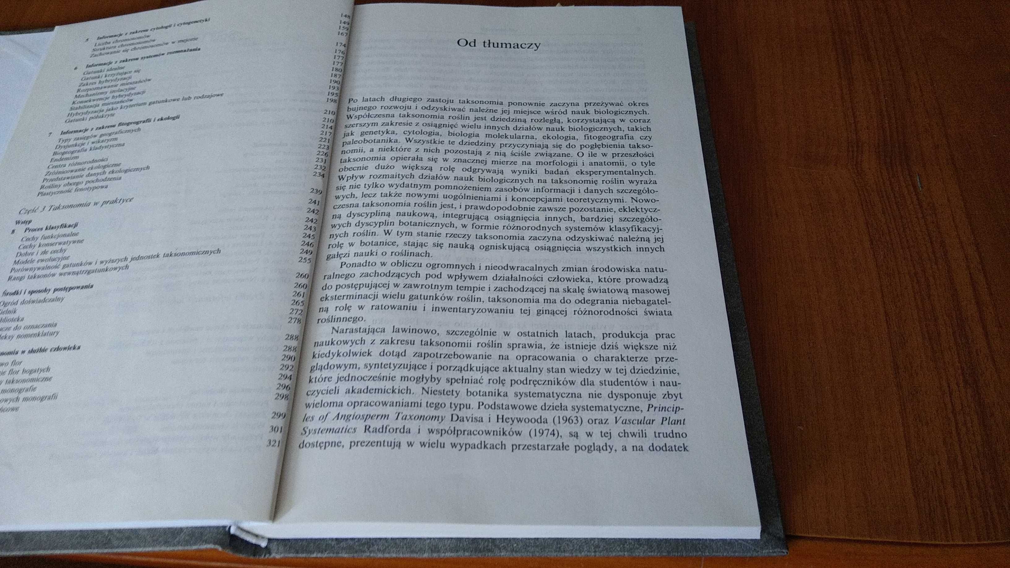 Taksonomia roślin i biosystematyka / Clive A. Stace
