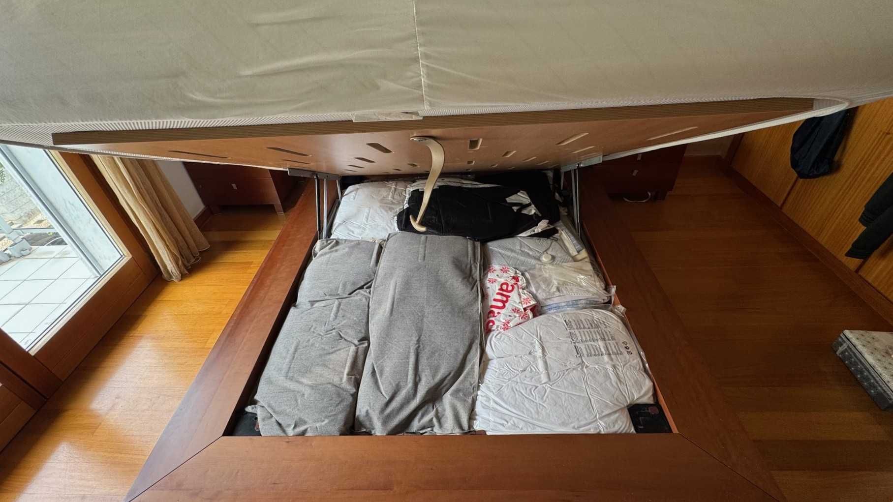 Cama Interforma com arrumos
