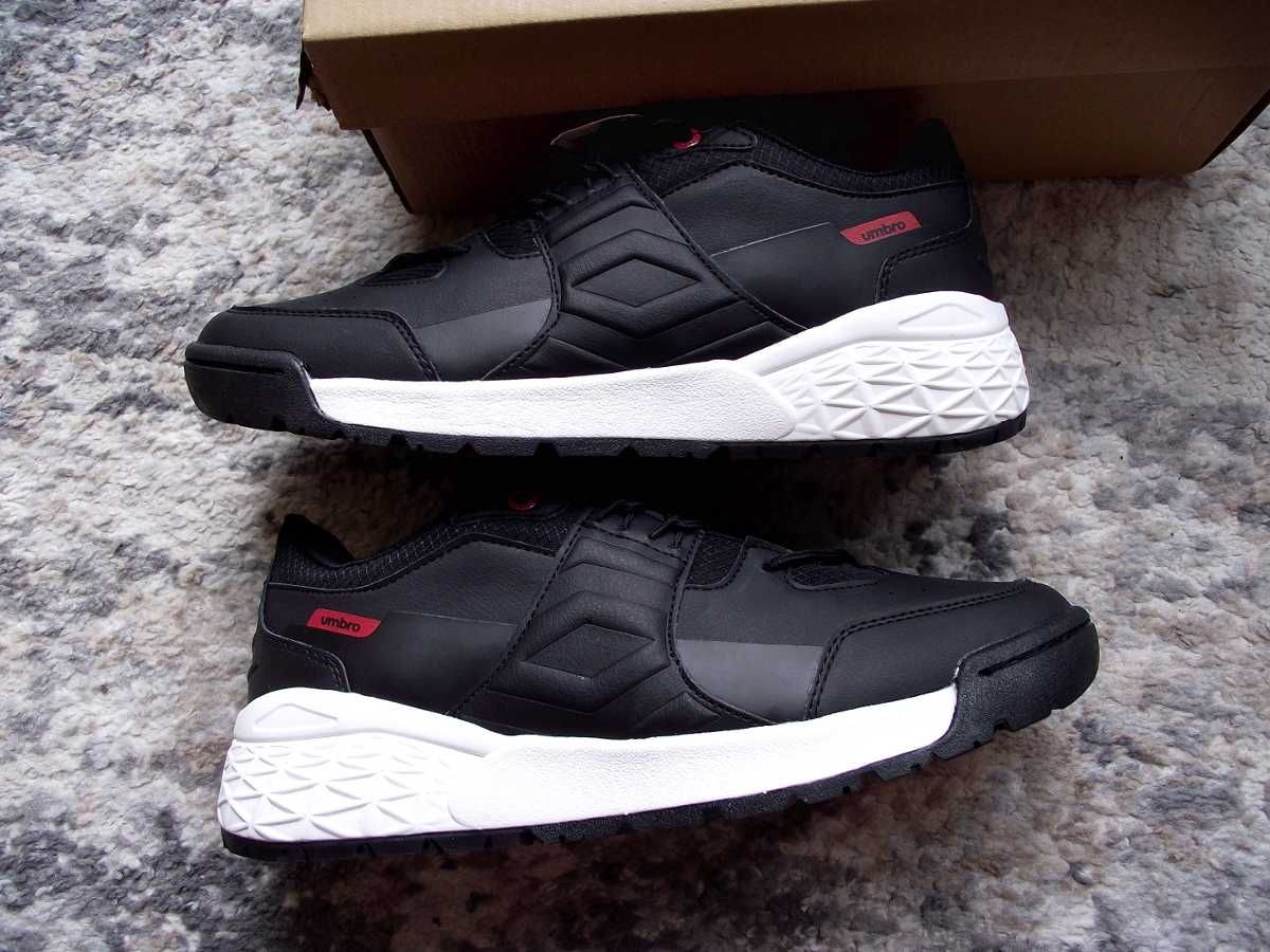 Buty Umbro Revenger 44 , UK 10 wkł. 28,5 cm Nowe